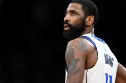 欧文险胜字母哥，绝杀战胜关键表现点燃全场！