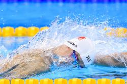 詹姆斯与90激战IG分钟，表现优异胜负难料！，萨拉赫焦点对战引发球迷热议