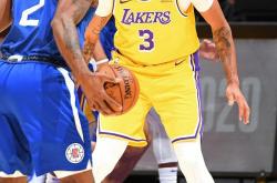 年终总决赛最新形势：新疆男篮高居榜首，洛杉矶快船强势追赶，冠军归属成迷的简单介绍